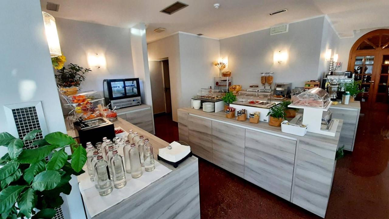 Hotel & Wellness Fra I Pini Ліньяно-Сабб'ядоро Екстер'єр фото