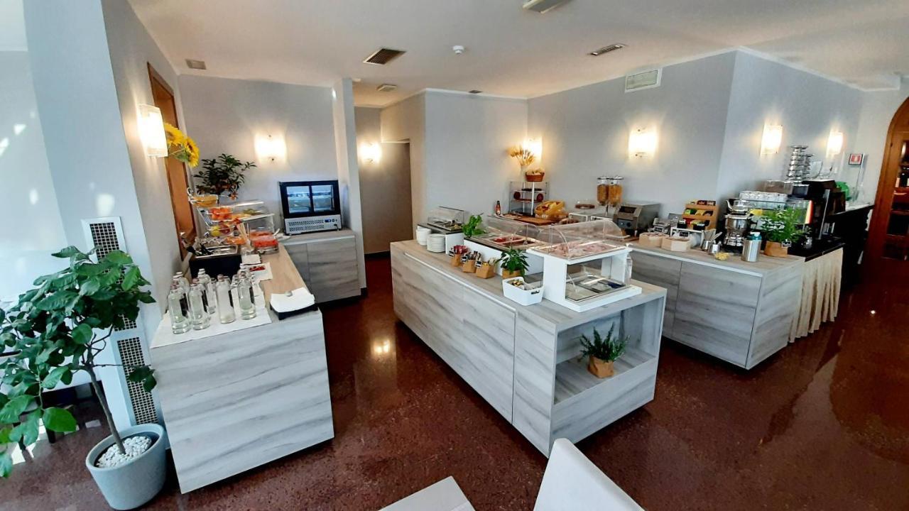 Hotel & Wellness Fra I Pini Ліньяно-Сабб'ядоро Екстер'єр фото