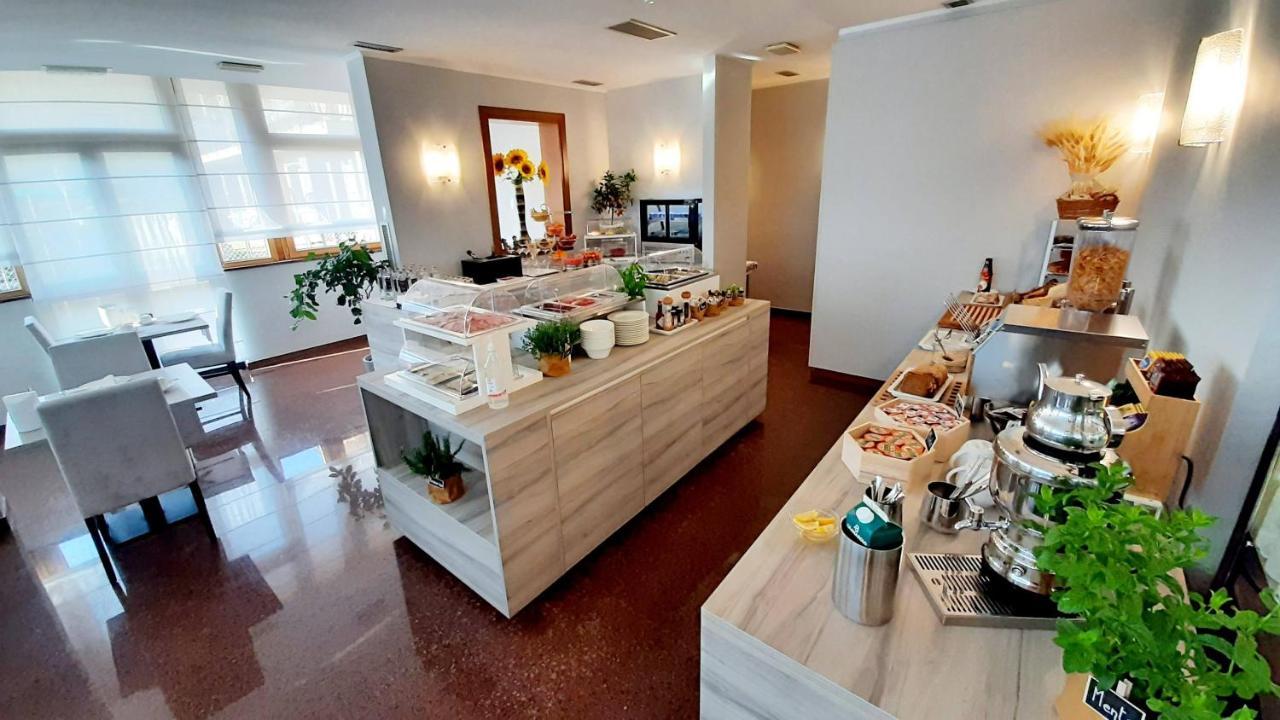 Hotel & Wellness Fra I Pini Ліньяно-Сабб'ядоро Екстер'єр фото