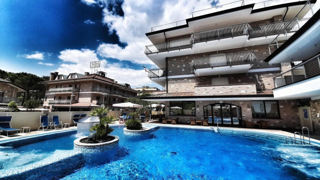 Hotel & Wellness Fra I Pini Ліньяно-Сабб'ядоро Екстер'єр фото